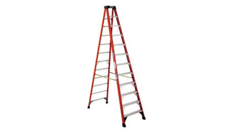 Ladder Fiberglass Orange - 12' | Rental
