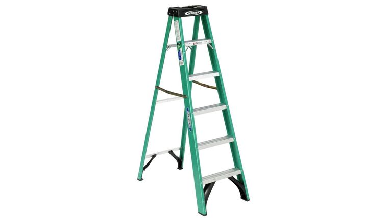 Ladder Green Fiberglass - 8' | Rental