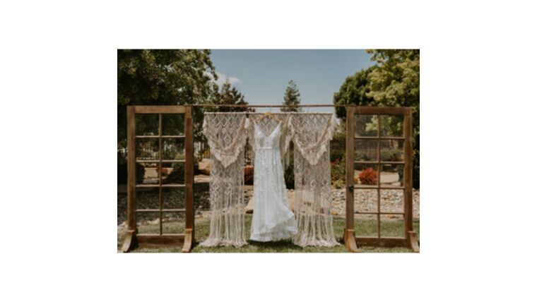 Wood – Brown Window Backdrop | Rental