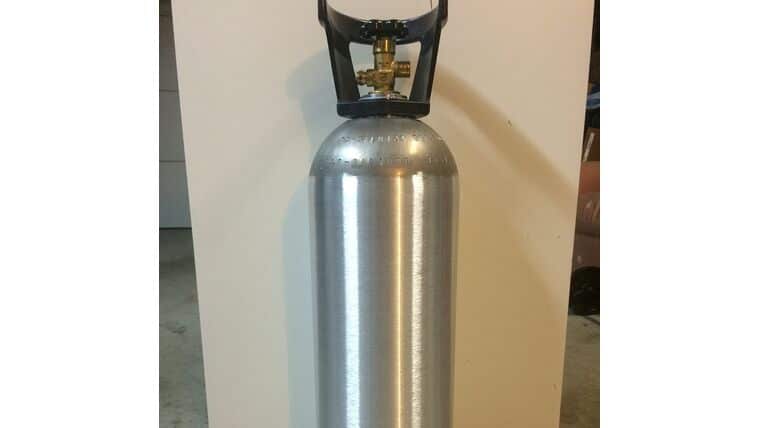 20 lb Aluminum CO2 Cylinder with Handle and New CGA320 Valve | Rental