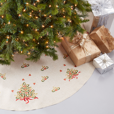 XM641 Xmas Tree Emroidered Tree Skirt | Rental