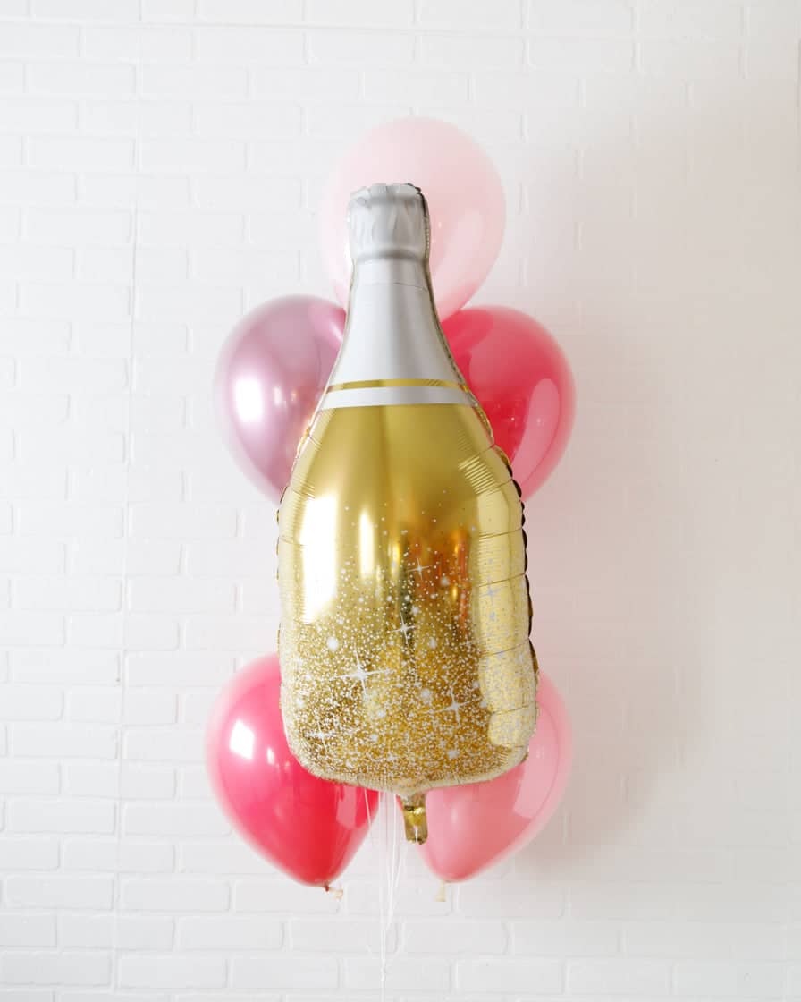 Life in Plastic – Balloons with Gold Champagne Foil – bouquet of 6 | Rental Life in Plastic – Balloons with Gold Champagne Foil – bouquet of 6 | Rental
