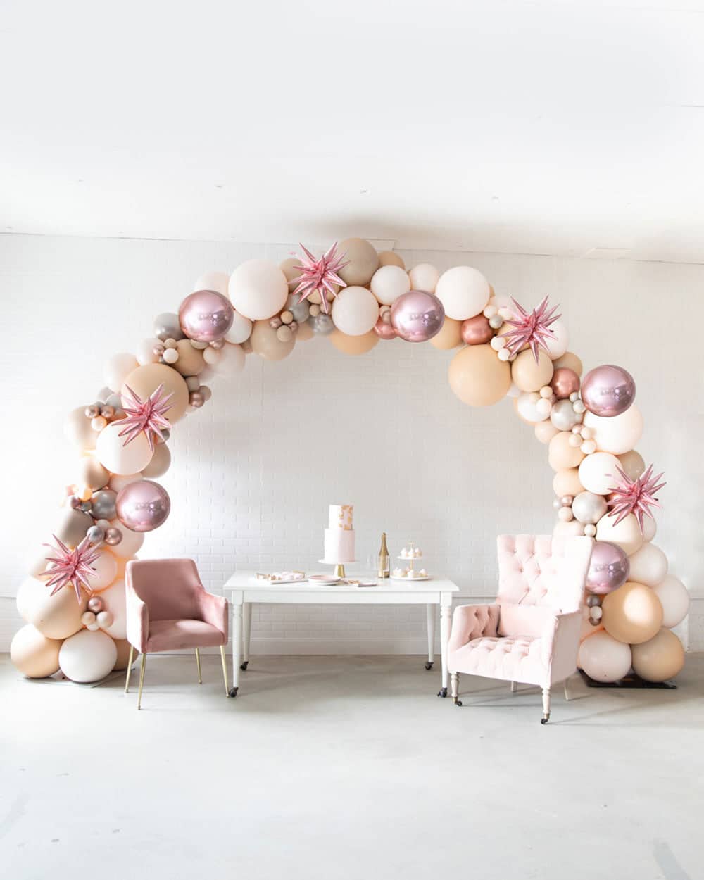 Ravishing Roses – Aeropole Arch | Rental
