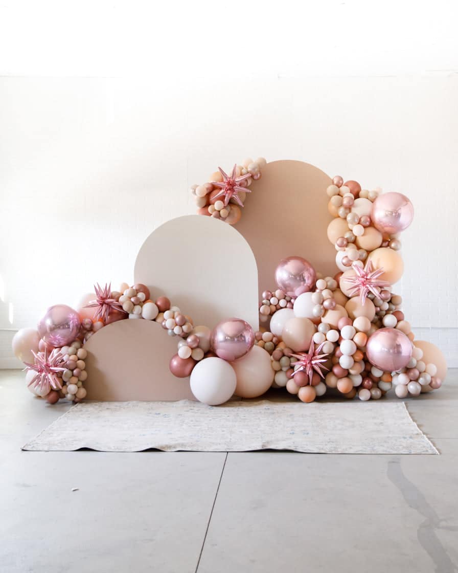 Ravishing Roses – The Cabriole Set | Rental